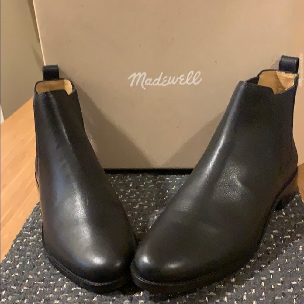 Madewell BRAND NEW Ainsley Flat Chelsea Boots